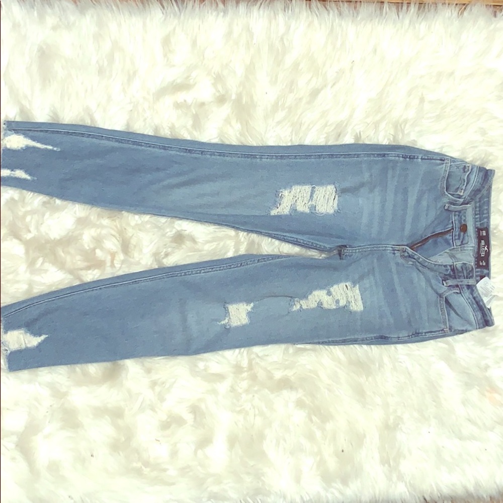 Hollister 00R Ultra high-rise mom jean